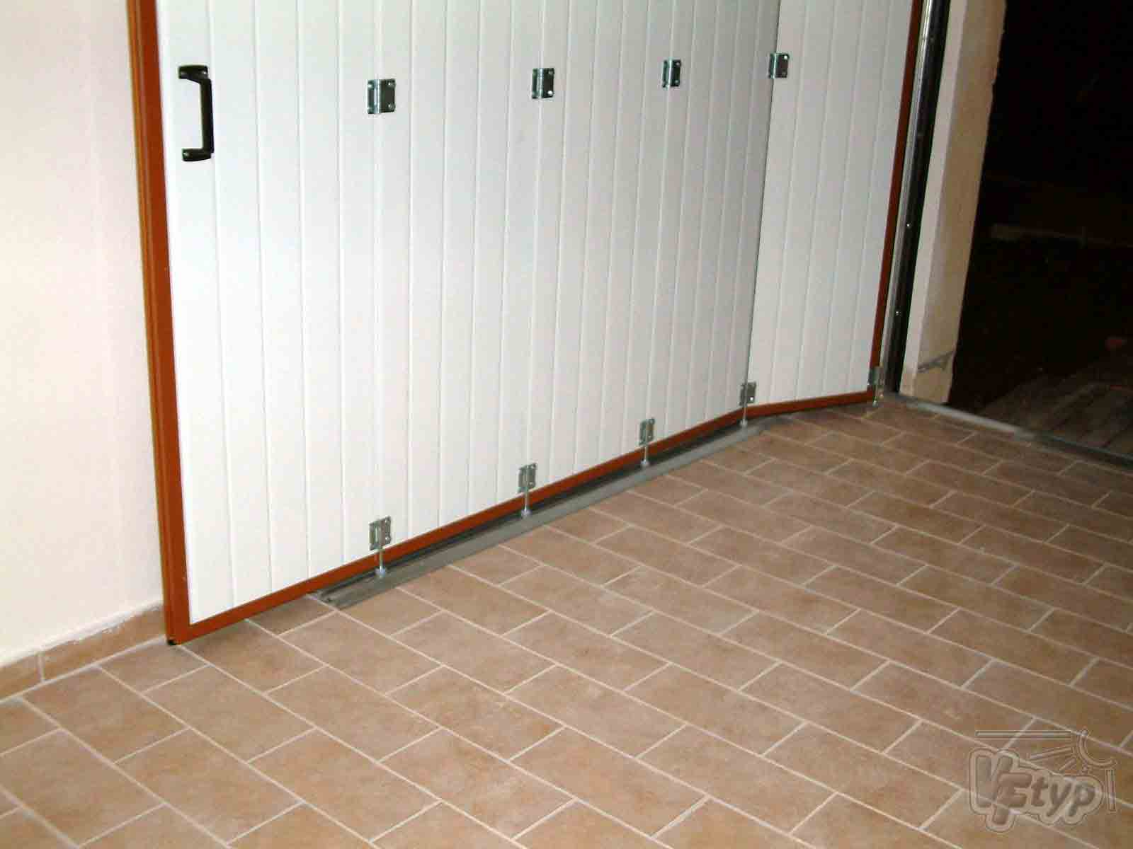 Sekční garážová vrata odsuvná  - VFtyp
